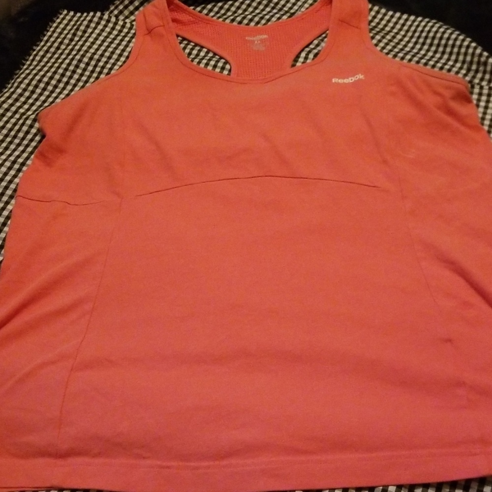 Reebok top
